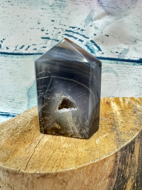 Agate with natural inclusion