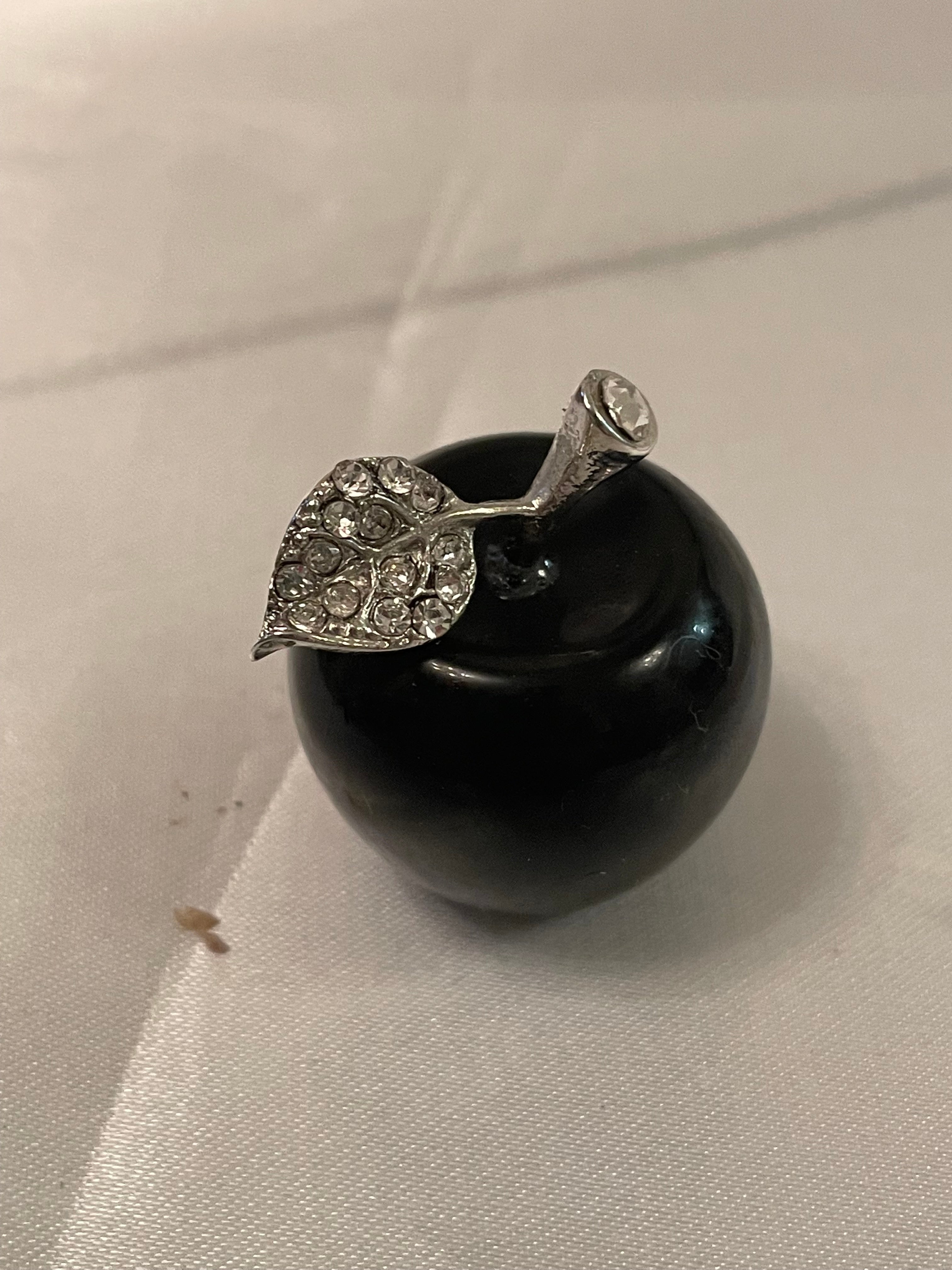 Black agate crystal apple