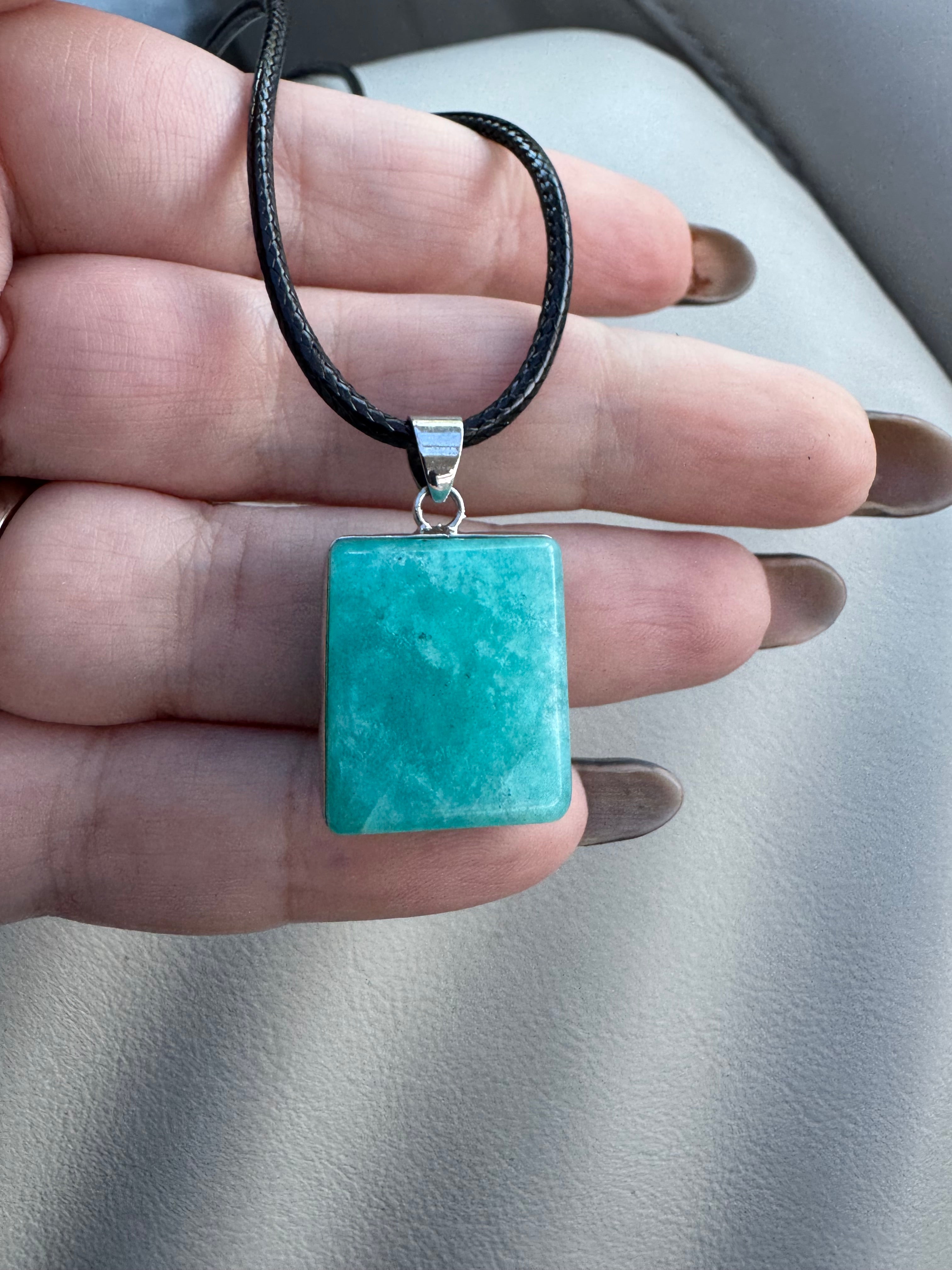 Apatite pendant necklace