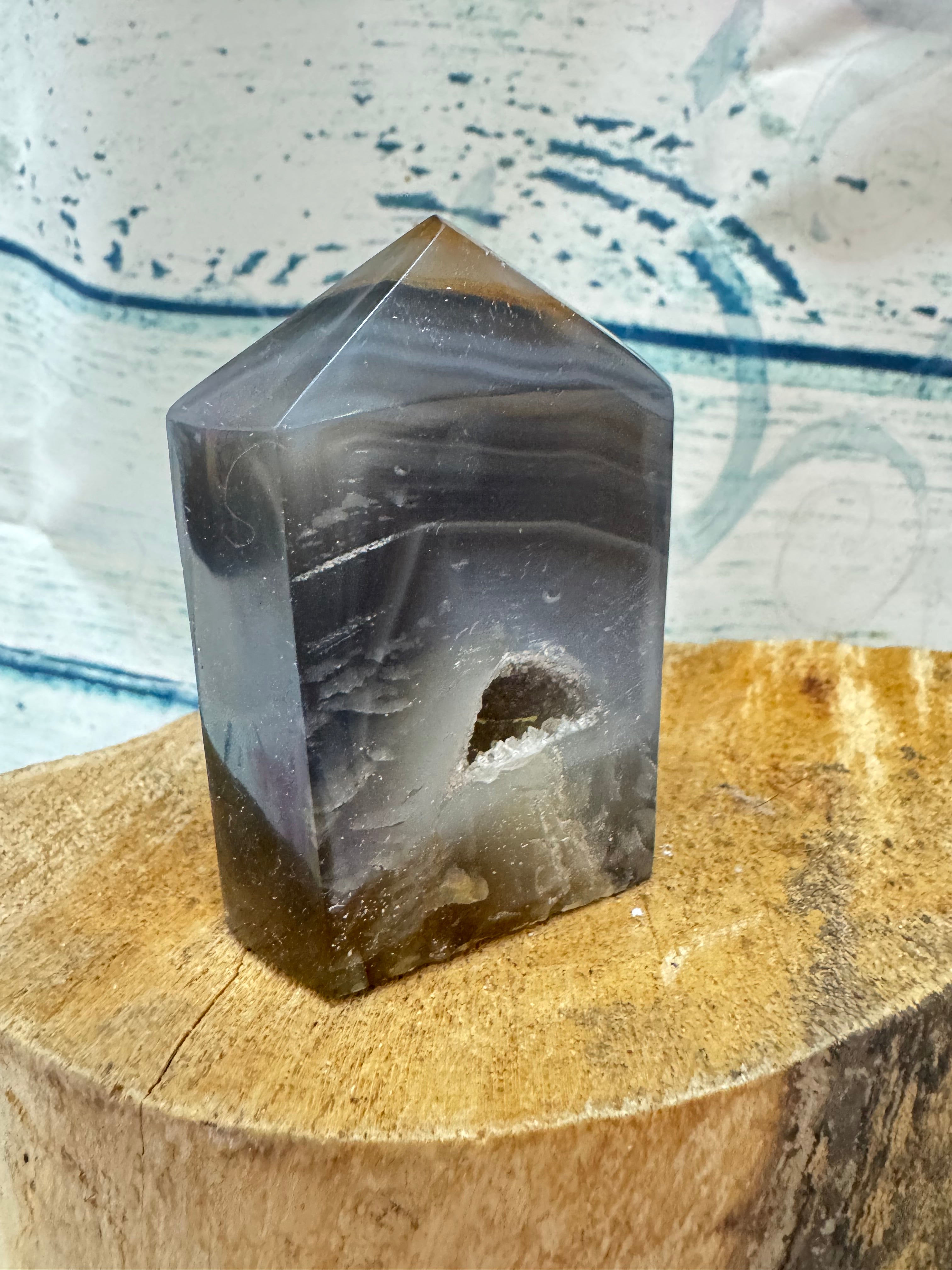 Agate with natural inclusion