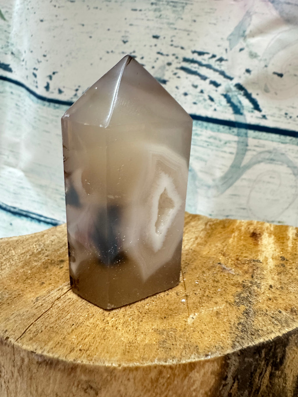 Agate with natural inclusion