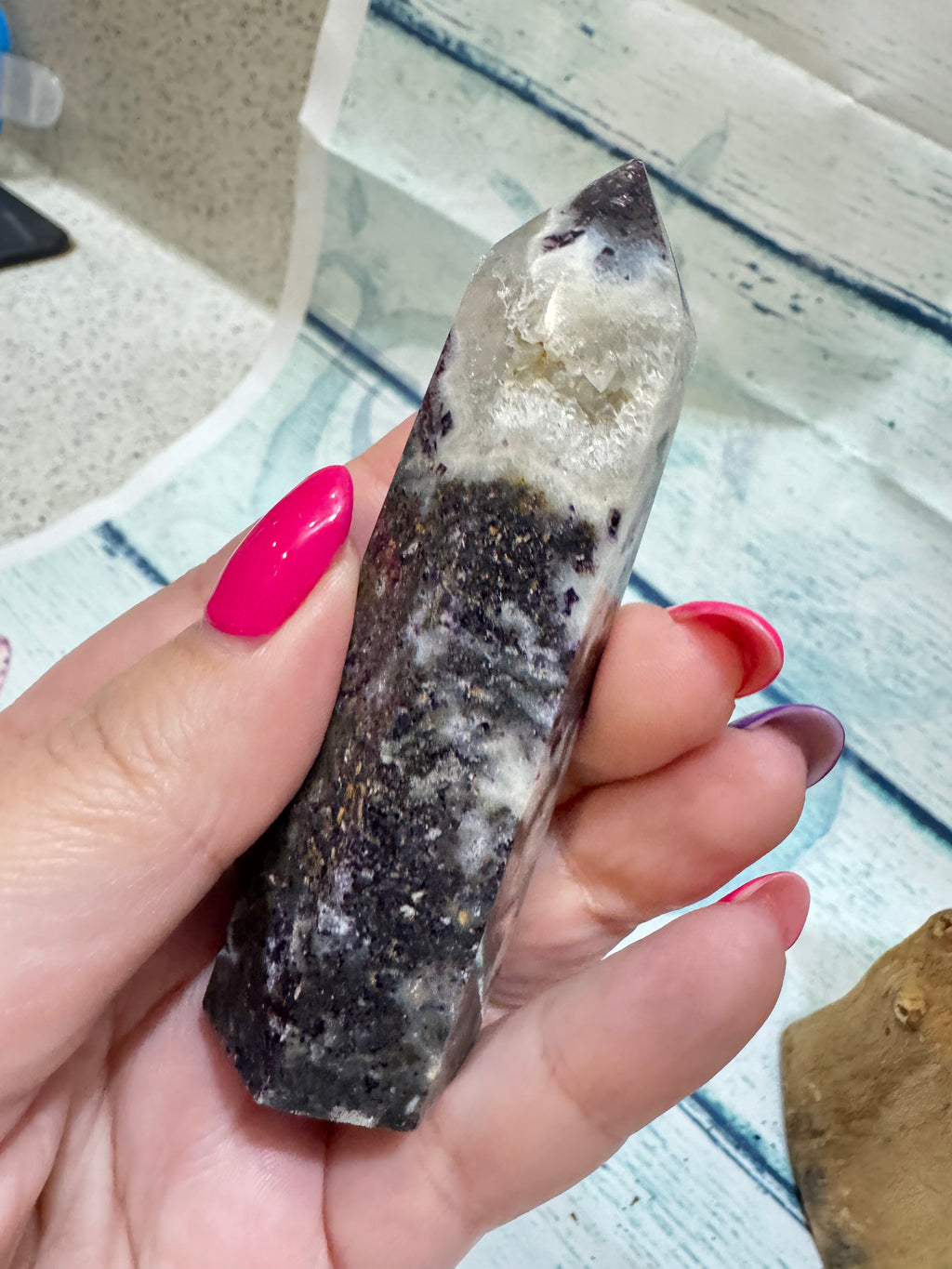 Quartz tower with natural inclusions