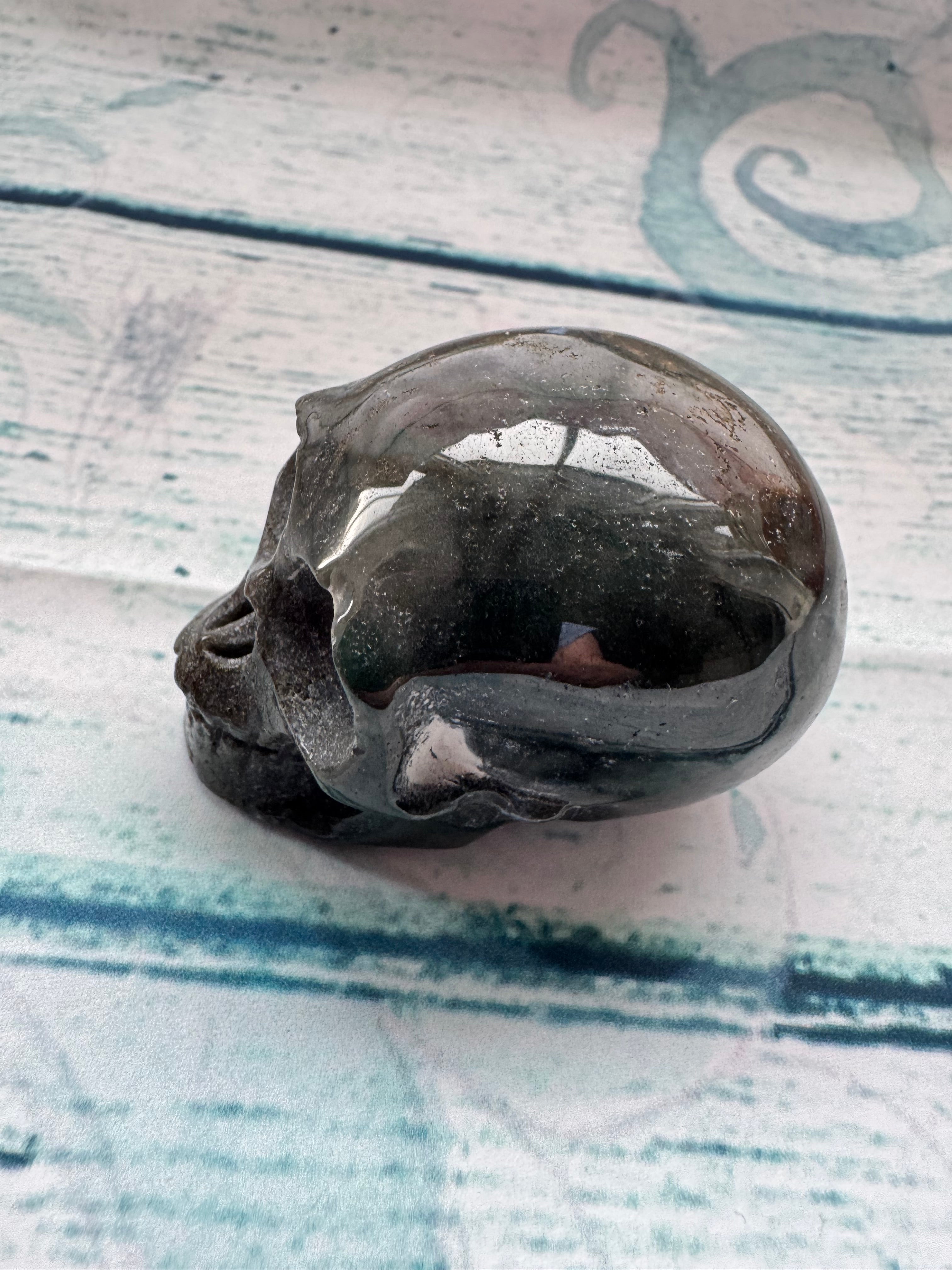 Agate crystal skull