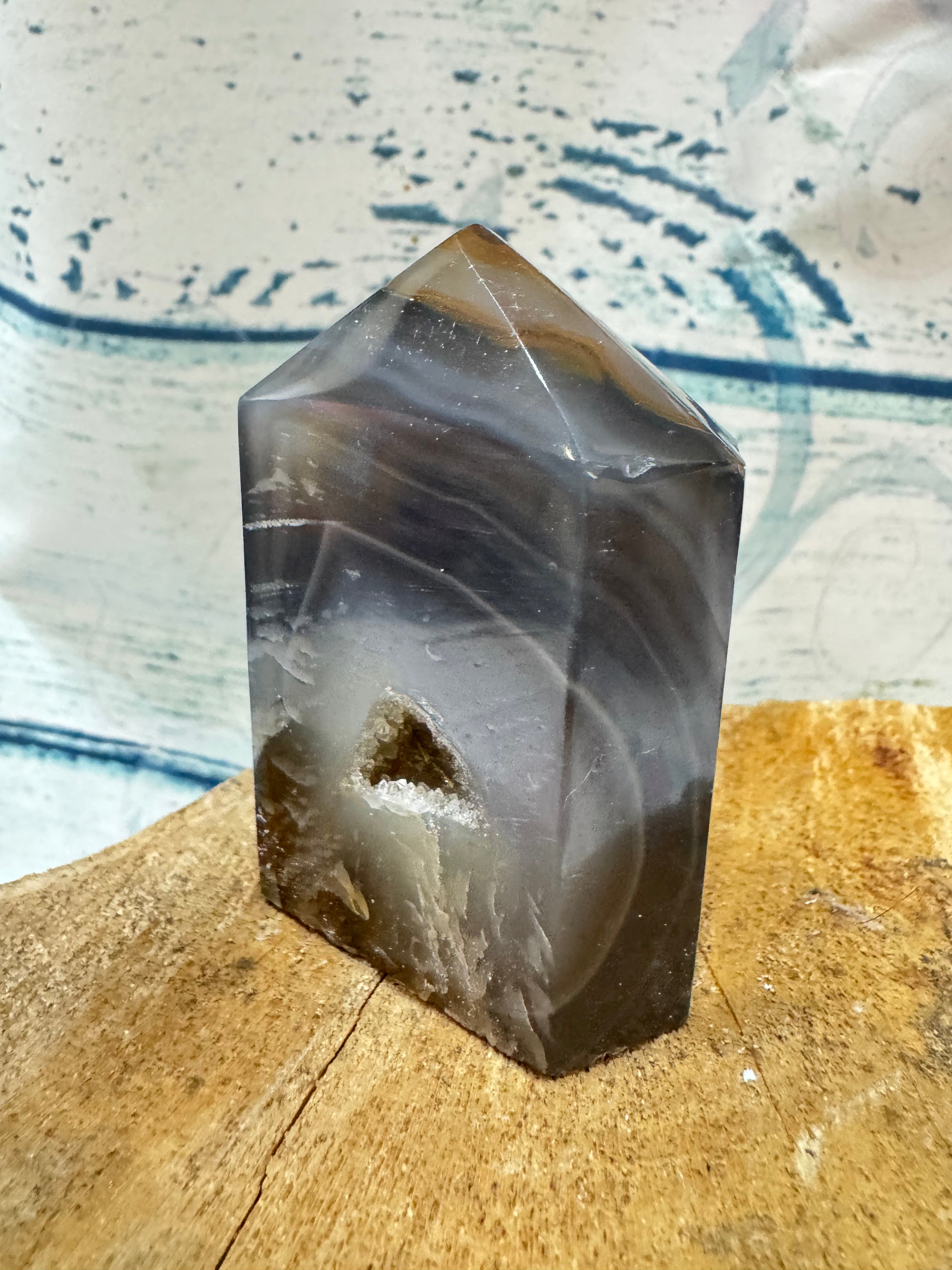 Agate with natural inclusion