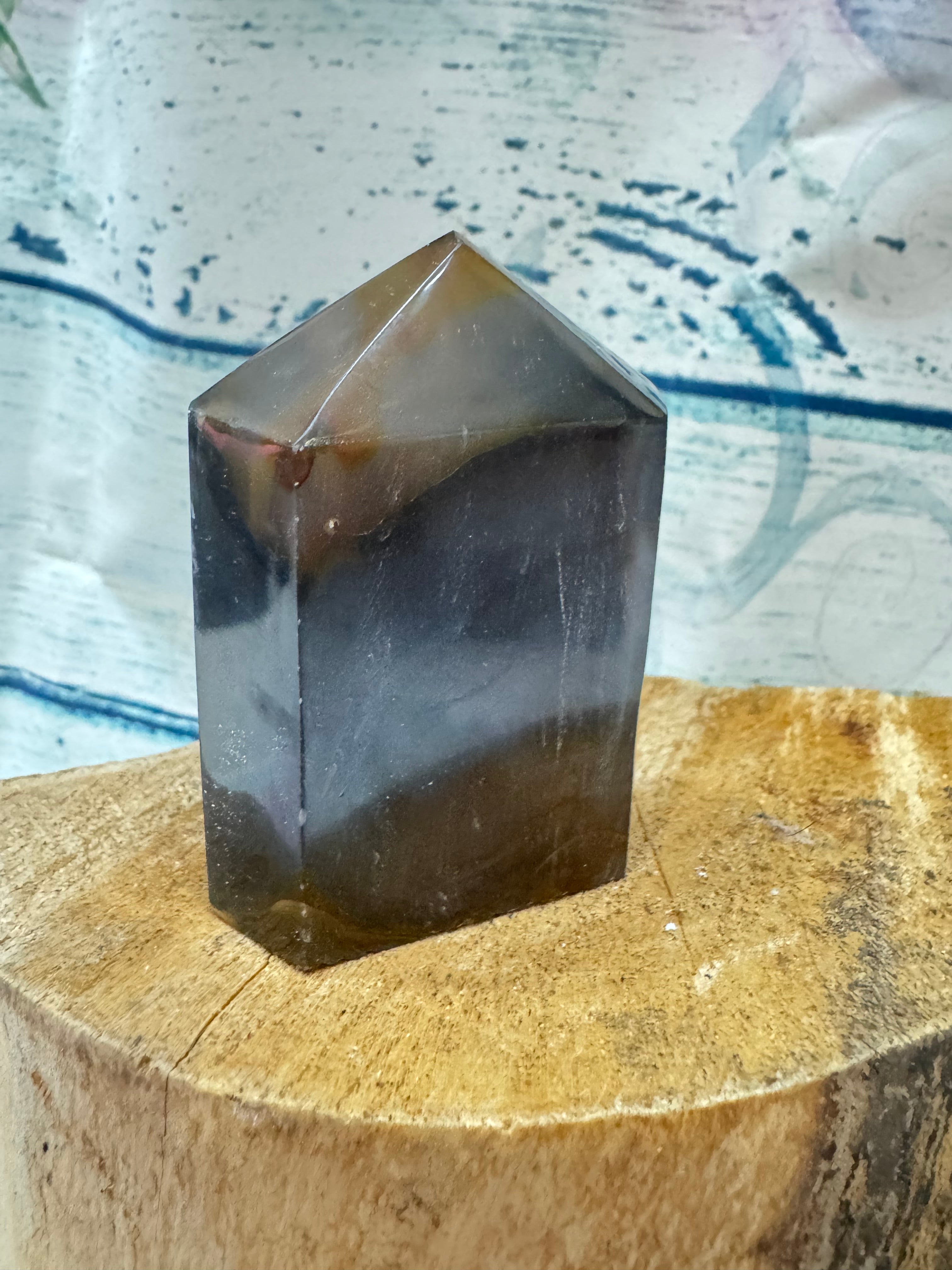 Agate with natural inclusion